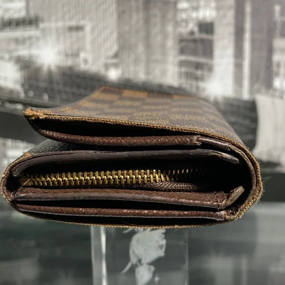 Authentic Louis Vuitton Damier Bifold Zippy Wallet - Picture 13 of 16